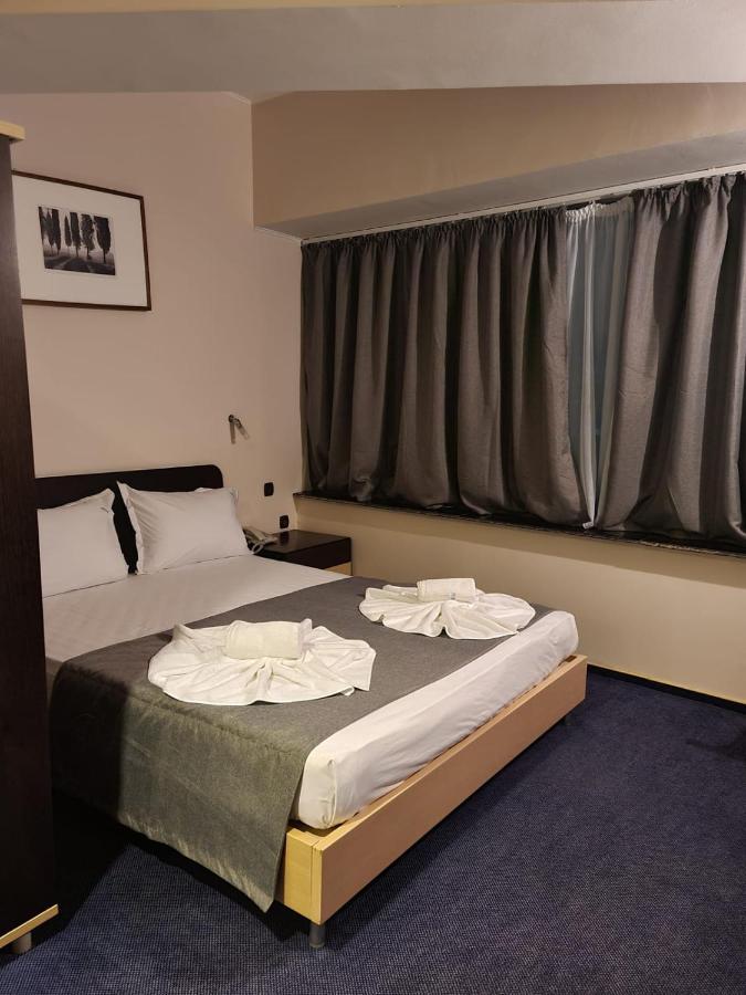 בוקרשט Hotel Mojo מראה חיצוני תמונה