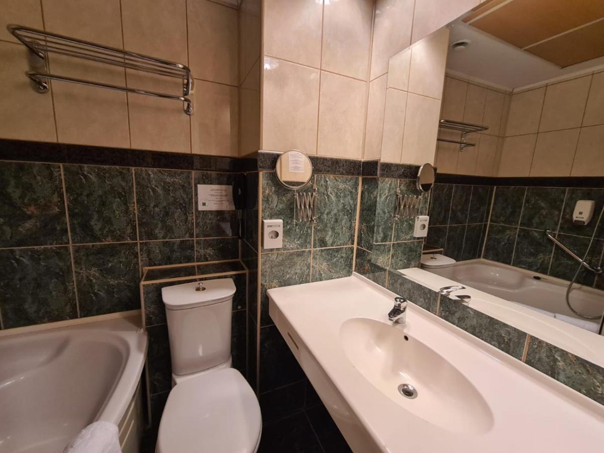 בוקרשט Hotel Mojo מראה חיצוני תמונה
