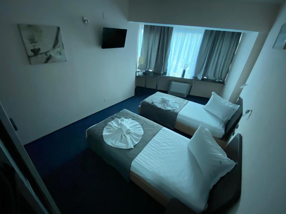 בוקרשט Hotel Mojo מראה חיצוני תמונה