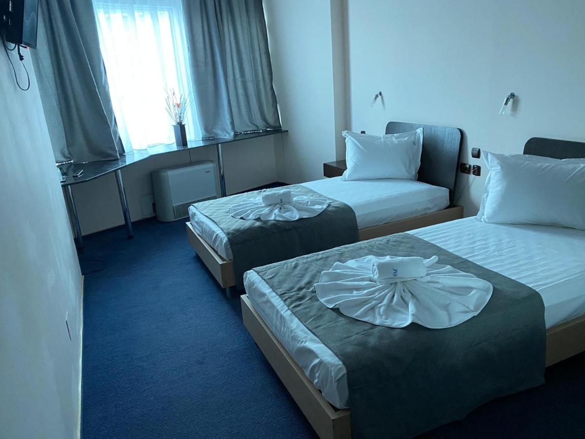 בוקרשט Hotel Mojo מראה חיצוני תמונה