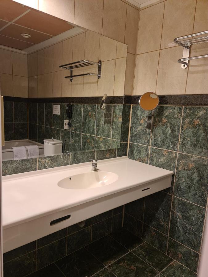 בוקרשט Hotel Mojo מראה חיצוני תמונה
