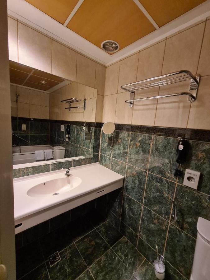 בוקרשט Hotel Mojo מראה חיצוני תמונה