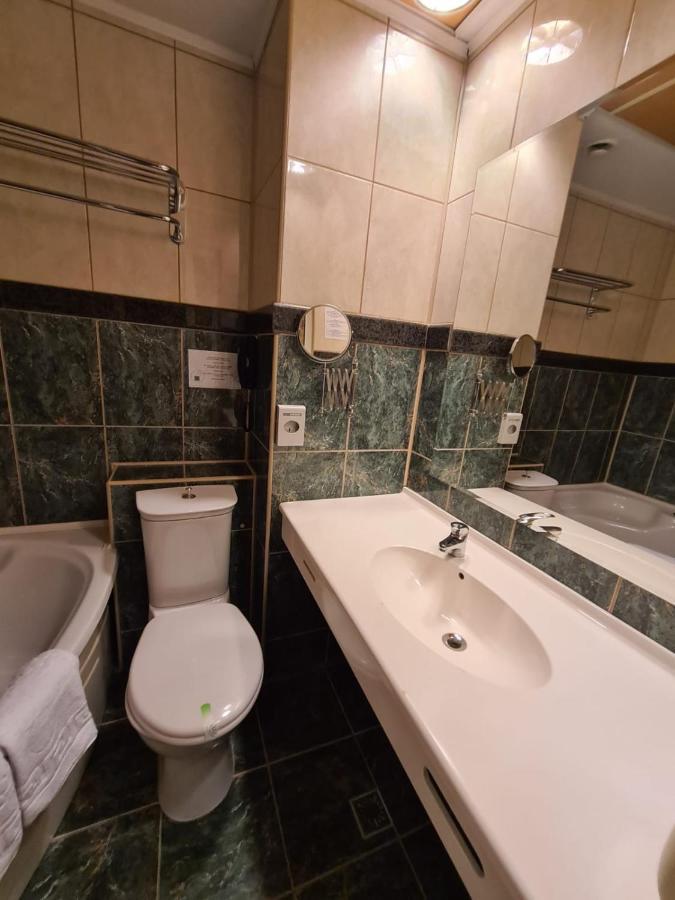 בוקרשט Hotel Mojo מראה חיצוני תמונה